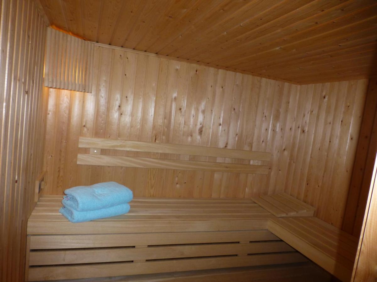 Vakantiehuis Onder De Peppel Met Sauna En Jacuzzi Wijk en Aalburg Екстериор снимка